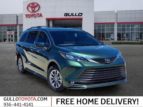 Green 2026 Toyota Sienna XLE