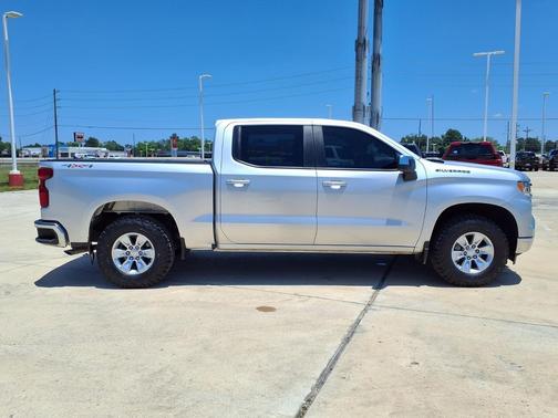 Silver Ice Metallic 2022 Chevrolet Silverado 1500 LT