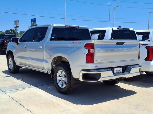 Silver Ice Metallic 2022 Chevrolet Silverado 1500 LT