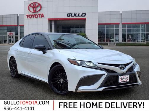 Wind Chill Pearl/Midnight Black Metallic 2021 Toyota Camry XSE