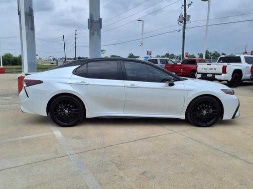 Wind Chill Pearl/Midnight Black Metallic 2021 Toyota Camry XSE