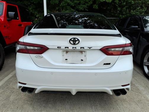 Wind Chill Pearl/Midnight Black Metallic 2021 Toyota Camry XSE