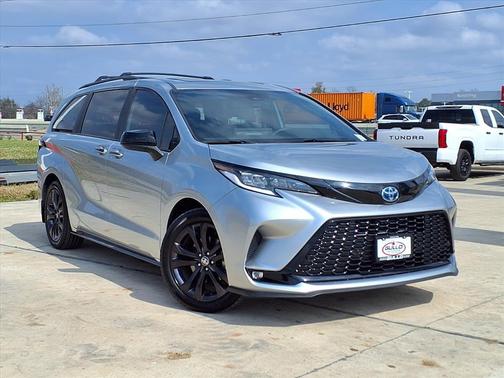 2025 Toyota Sienna XSE 7 Passenger