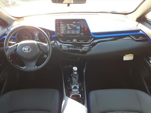 2022 Toyota C-HR XLE