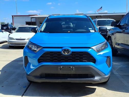 2020 Toyota RAV4 LE