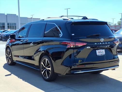 2023 Toyota Sienna Platinum 7 Passenger