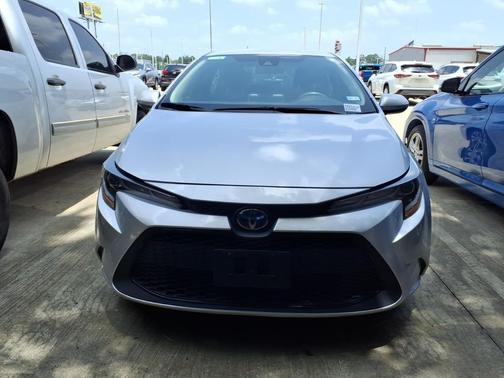 Classic Silver Metallic 2021 Toyota Corolla LE