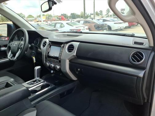 2014 Toyota Tundra SR5