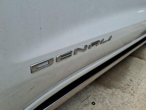 Summit White 2024 GMC Sierra 1500 Denali