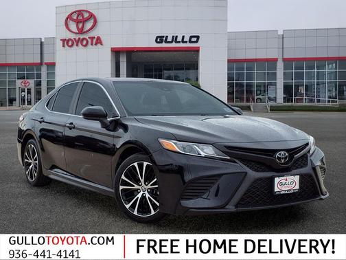 Midnight Black Metallic 2020 Toyota Camry SE