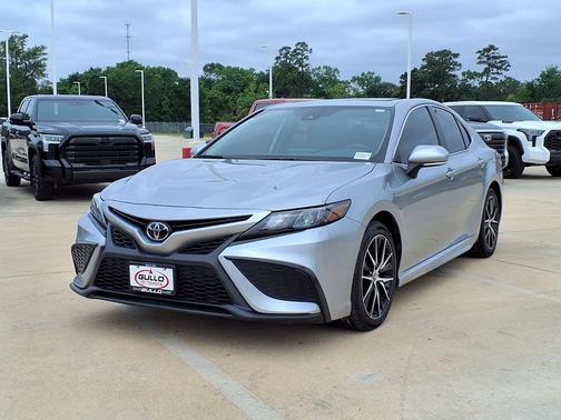 Celestial Silver Metallic 2022 Toyota Camry SE