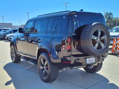 2023 Land Rover Defender X-Dynamic SE