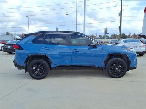 2024 Toyota RAV4 Hybrid SE