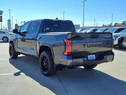2023 Toyota Tundra Hybrid Platinum