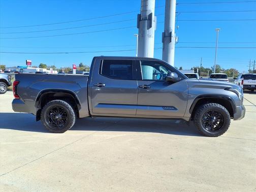 2023 Toyota Tundra Hybrid Platinum