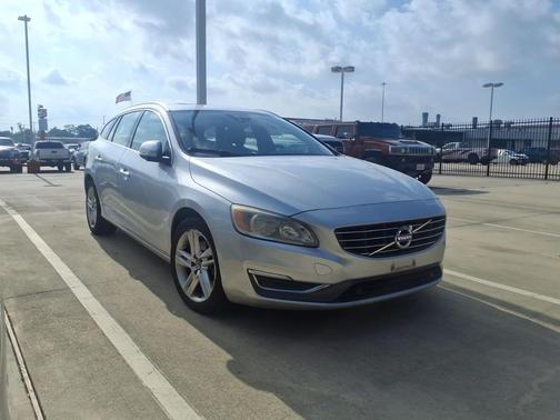 Bright Silver Metallic 2015 Volvo V60 T5 Premier