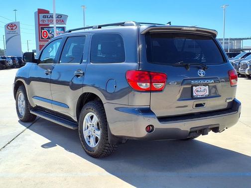 2016 Toyota Sequoia SR5