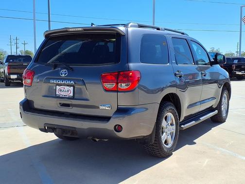 2016 Toyota Sequoia SR5