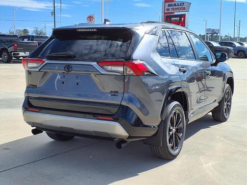 2025 Toyota RAV4 Hybrid SE