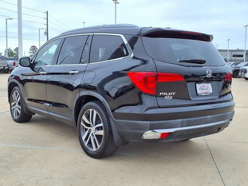 Crystal Black Pearl 2018 Honda Pilot Touring