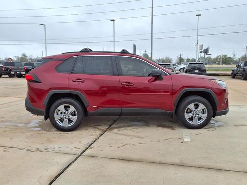 2025 Toyota RAV4 Hybrid LE