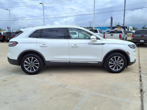 Pristine White 2021 Lincoln Nautilus Standard