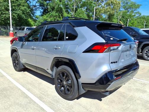 2025 Toyota RAV4 Hybrid SE