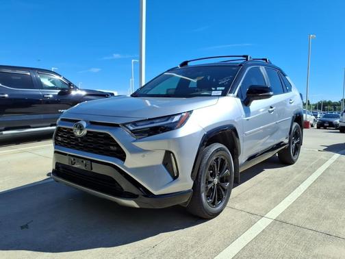 2025 Toyota RAV4 Hybrid SE