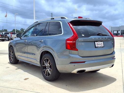 Osmium Gray Metallic 2018 Volvo XC90 T6 Momentum