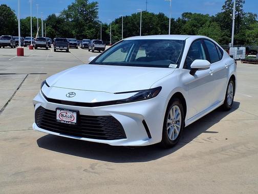 Ice Cap 2026 Toyota Camry LE