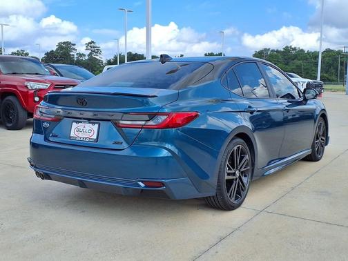 Ocean Gem/Midnight Black Metallic 2025 Toyota Camry XSE