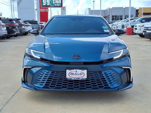 Ocean Gem/Midnight Black Metallic 2025 Toyota Camry XSE