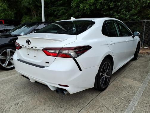 Ice Cap 2024 Toyota Camry SE