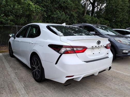 Ice Cap 2024 Toyota Camry SE