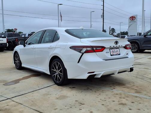 Ice Cap 2024 Toyota Camry SE