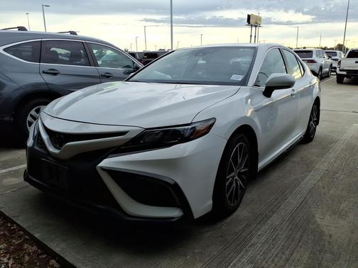 Ice Cap 2024 Toyota Camry SE