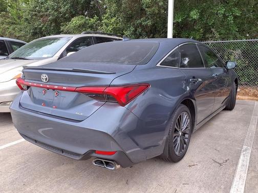 Harbor Gray Metallic 2019 Toyota Avalon XLE