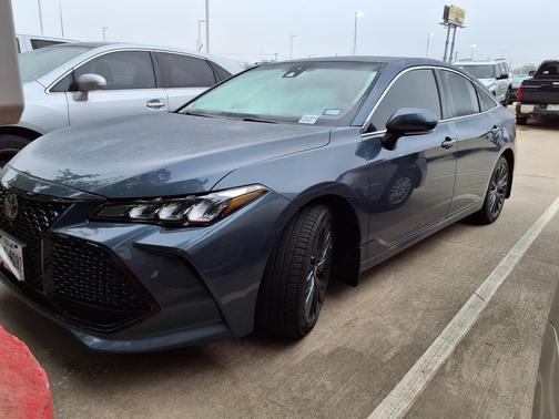 Harbor Gray Metallic 2019 Toyota Avalon XLE