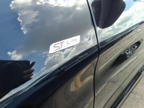 Agate Black Metallic 2022 Ford Explorer ST-Line