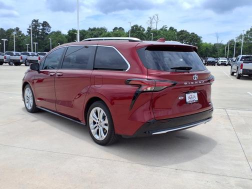 2021 Toyota Sienna Platinum 7 Passenger