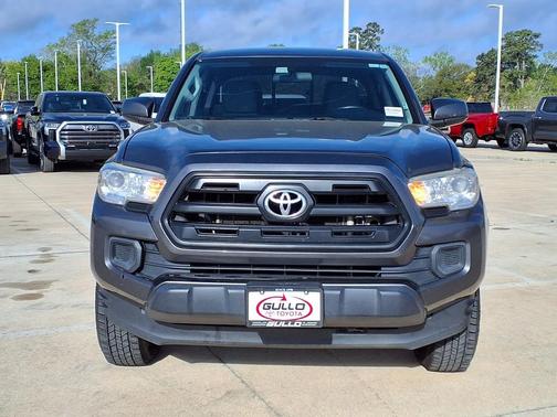 2017 Toyota Tacoma SR