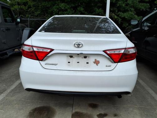 Super White 2017 Toyota Camry LE
