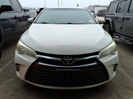 Super White 2017 Toyota Camry LE