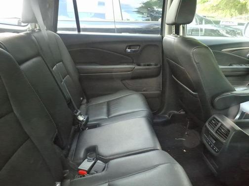 Modern Steel Metallic 2017 Honda Pilot EX-L