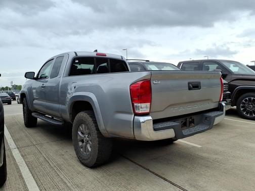 2016 Toyota Tacoma SR5