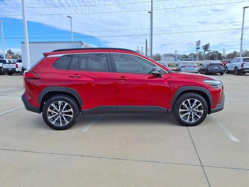 2025 Toyota Corolla Cross XLE