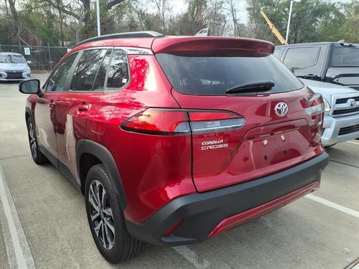 2025 Toyota Corolla Cross XLE