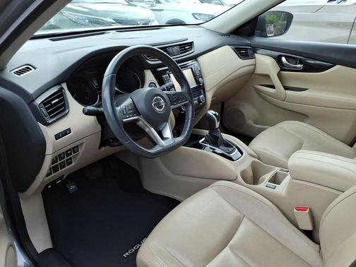 Gun Metallic 2017 Nissan Rogue SL