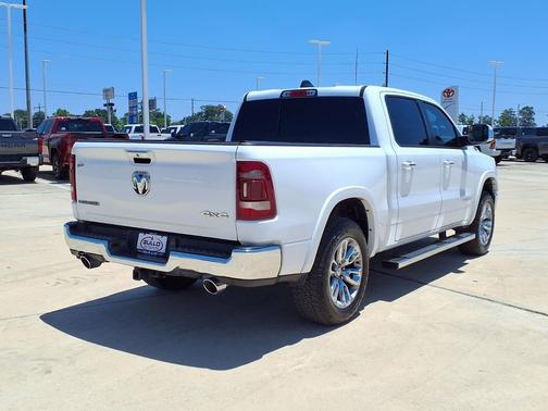 Bright White Clearcoat 2022 RAM 1500 Laramie