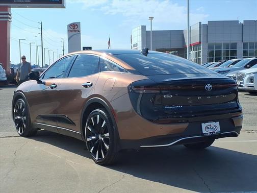 2024 Toyota Crown Platinum